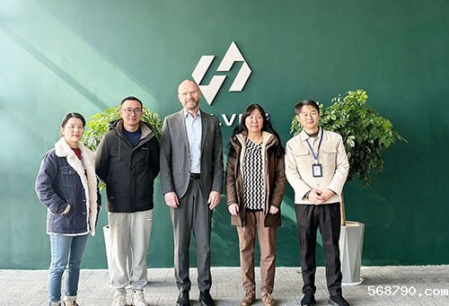阿泰细实地考察